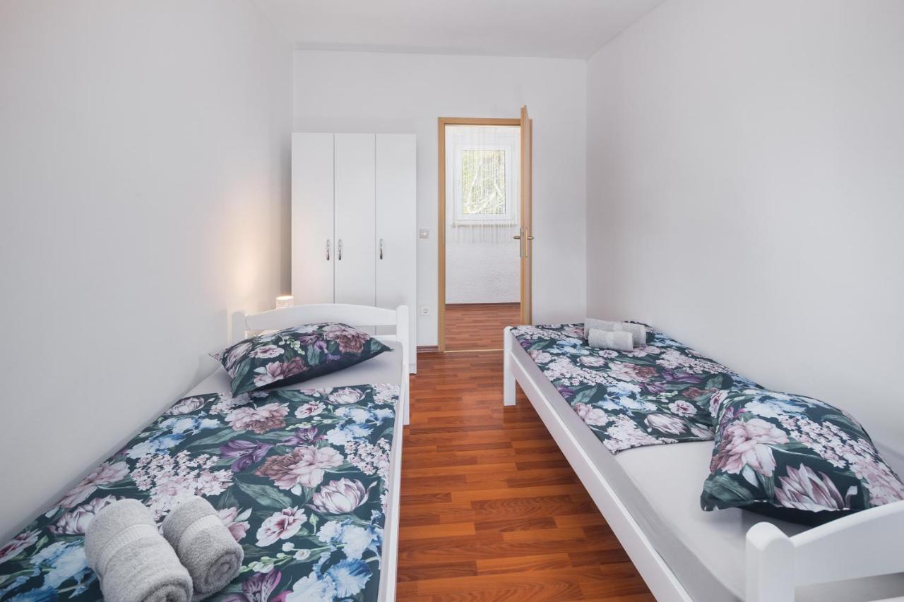 Casa Viktoria With Private Garden And Bbq Villa Kosinozici Kültér fotó